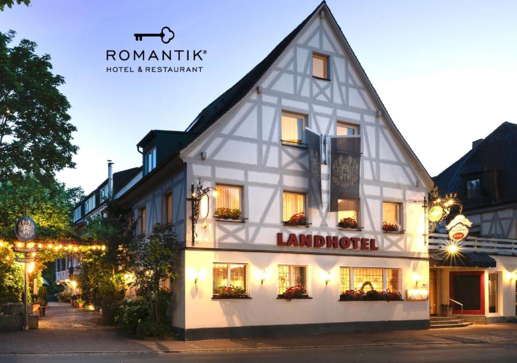 Adelsdorf Hotel | Romantik Landhotel 3Kronen