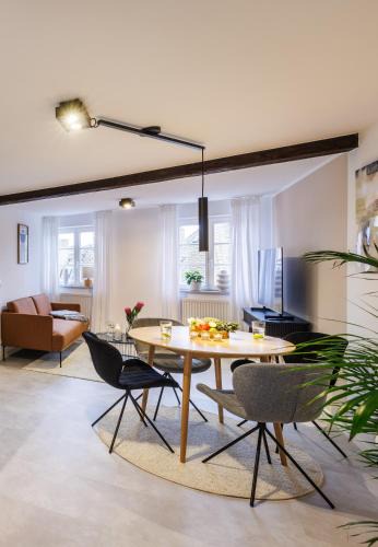 Bayreuth Apartment | Romantik pur! Whirlpool! 2 Schlafzimmer! Klimatisiert! Gassenviertel - Fußgängerzone!