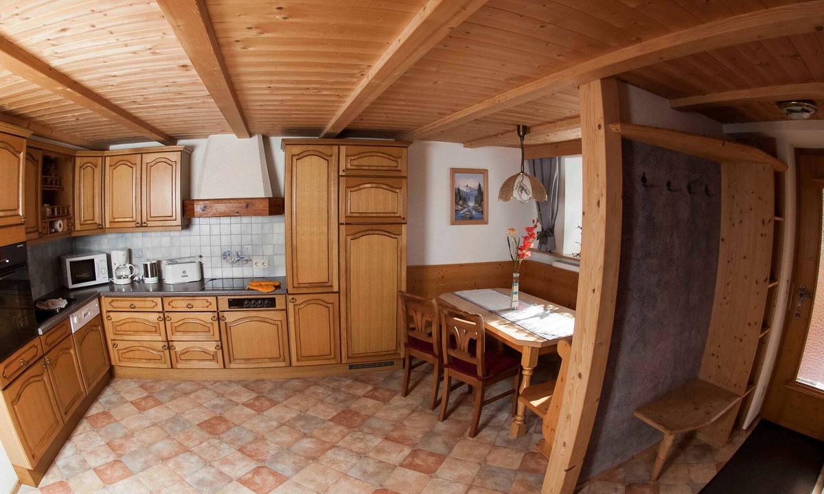 Ferienhaus Bach Für Personen Mit Schlafzimmer | Haller