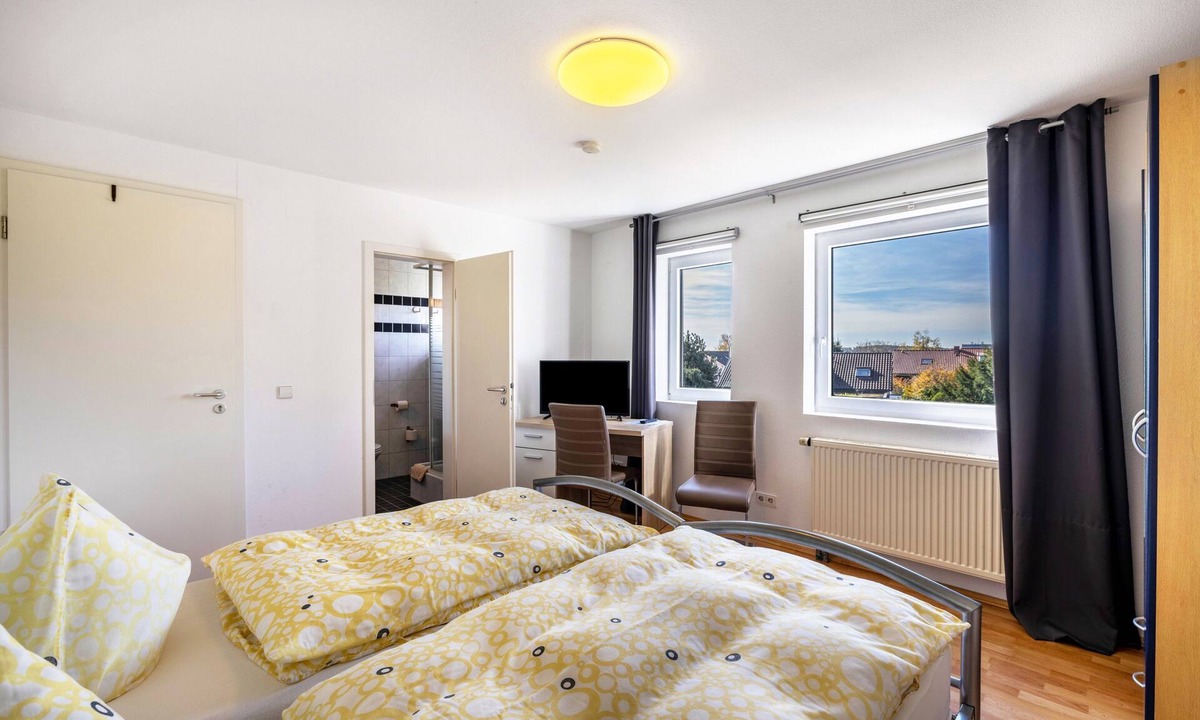 Wanne Apartment | Room 'Bergzimmer' with Shared Garden and Wi-Fi
