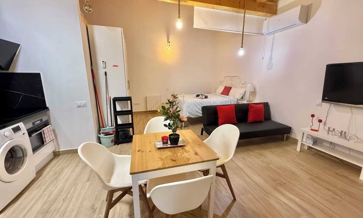 Pozuelo de Alarcon House | Rosa HOME · Quiet Private House Close to Madrid City Center