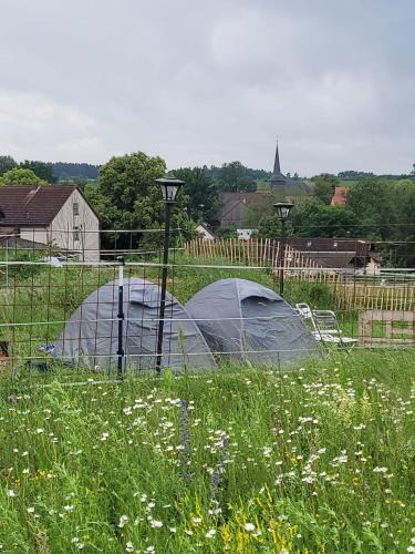 Burgkunstadt Other | Rosenhof Stellplatz für Wohnmobil oder Wohnwagen im Innenhof, und Zeltmöglichkeit mit eigenem Zelt auf unserer Zeltwiese