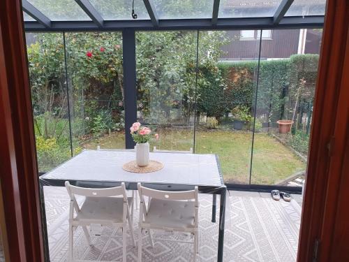 Altperlach Apartment | Ruhige 80 m2 Duplexwohnung mit Garten, 2 Bädern und Parkplatz nahe Innenstadt