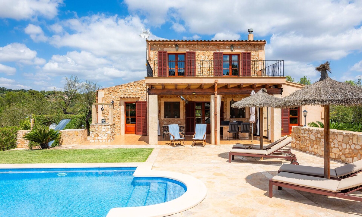 Petra Villa | Rural House 'Es Turó De Son Mel' with Mountain Views, Private Pool and Wi-Fi