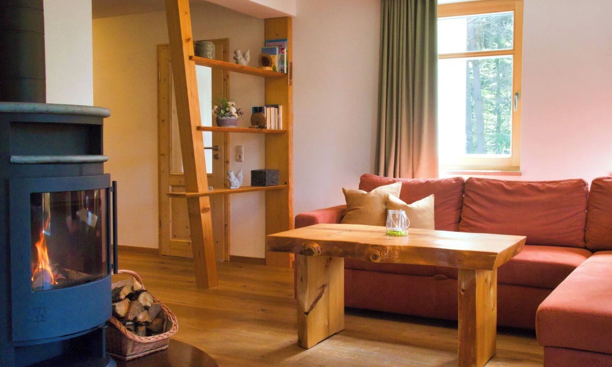 Niederrathen Apartment | Sandsteinwohnung mit 2 Schlafzimmern, Balkonen und Kamin im Sandsteinidyll