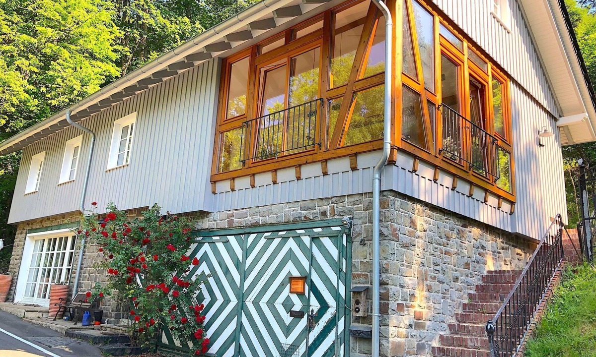 Alzenbach House | Scenic holiday home in Windeck with garden