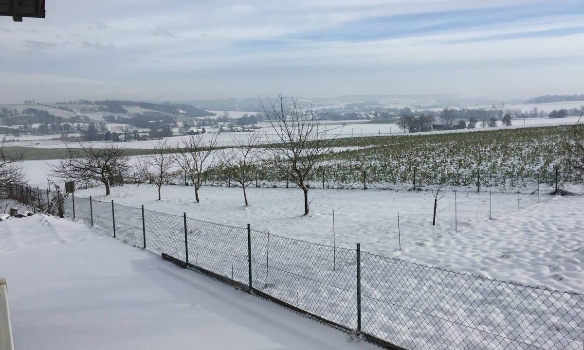 Haarbach Apartment | Schöne, 45qm große Erdgeschoss-FeWo mit 2 Zimmern inkl. Küche und separatem Bad/WC