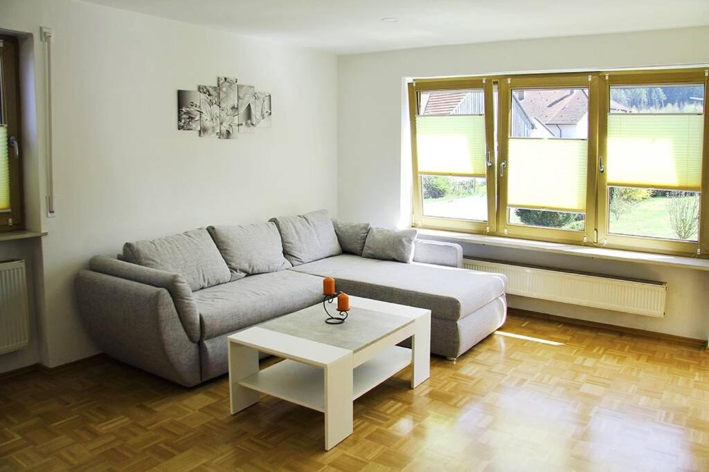 Berching Apartment | Schöne helle Ferienwohnung in Waldnähe
