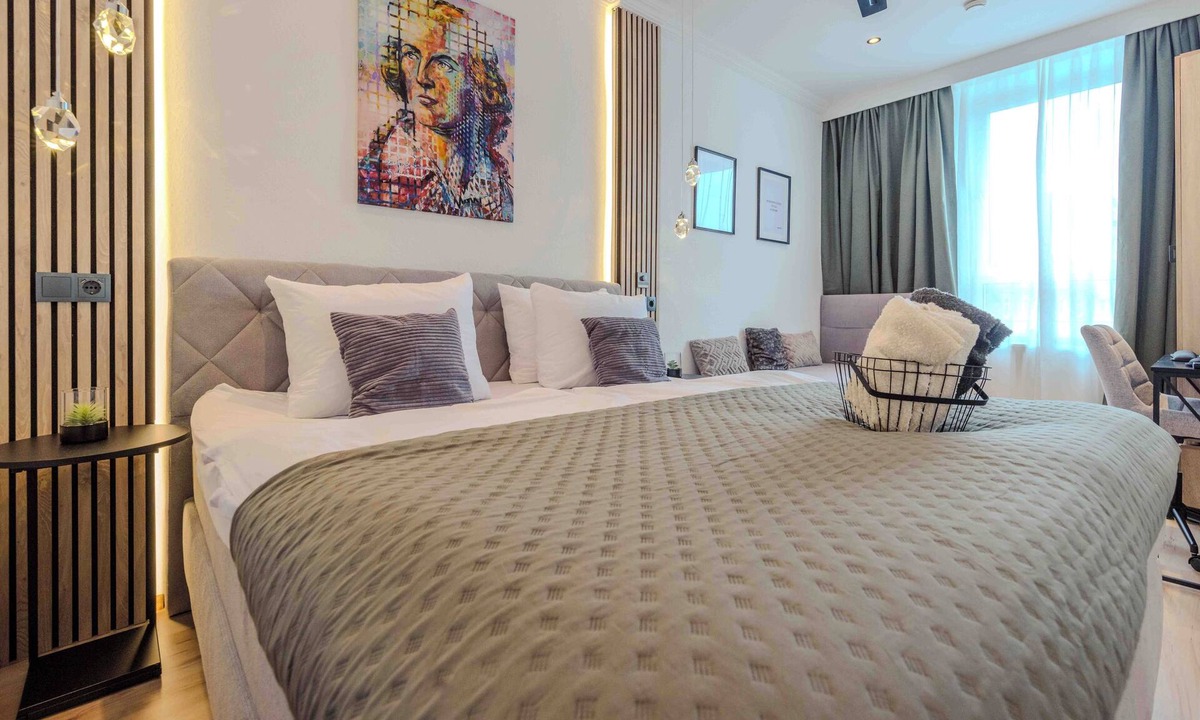Hof Apartment | Schiller Apartment in Hof, Küche, Parkplatz, Wlan 250 Mbit,
