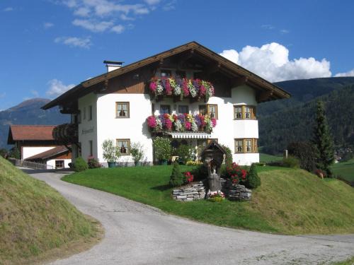 Telfes im Stubai Apartment | Schlosserhof