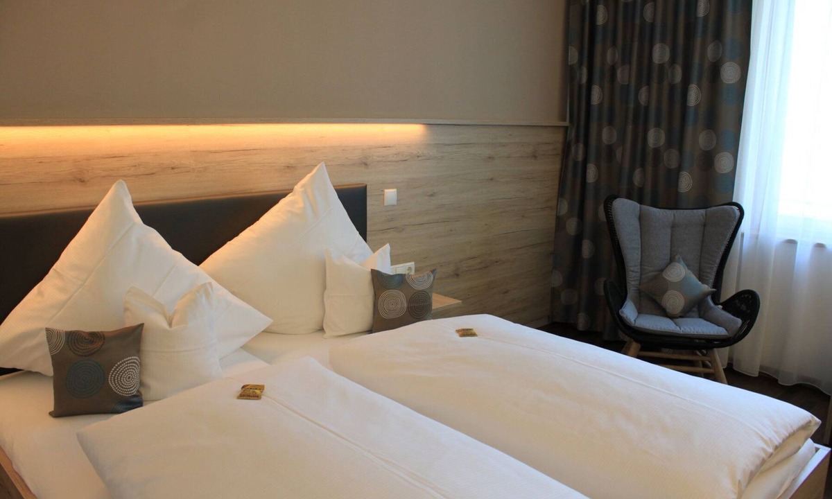 Roggenburg Apartment | Single room with shower and toilet