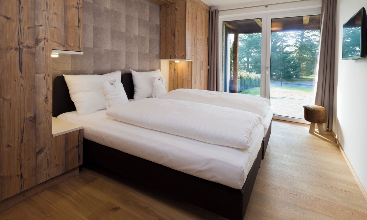 Schuttdorf Apartment | Ski & Golf Suites by Alpin Rentals - incl Summercard