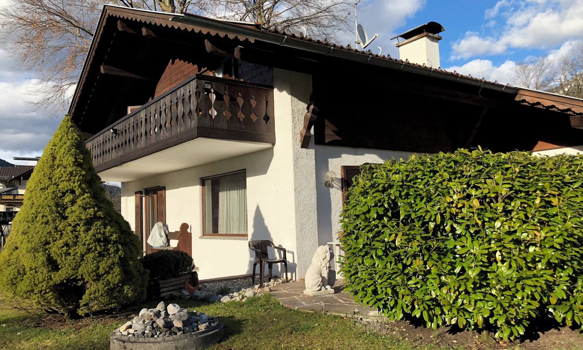 Sonnenbichl Apartment | Spacious apartment, 2 bedrooms and living room, 2 bathrooms, 2 balconies