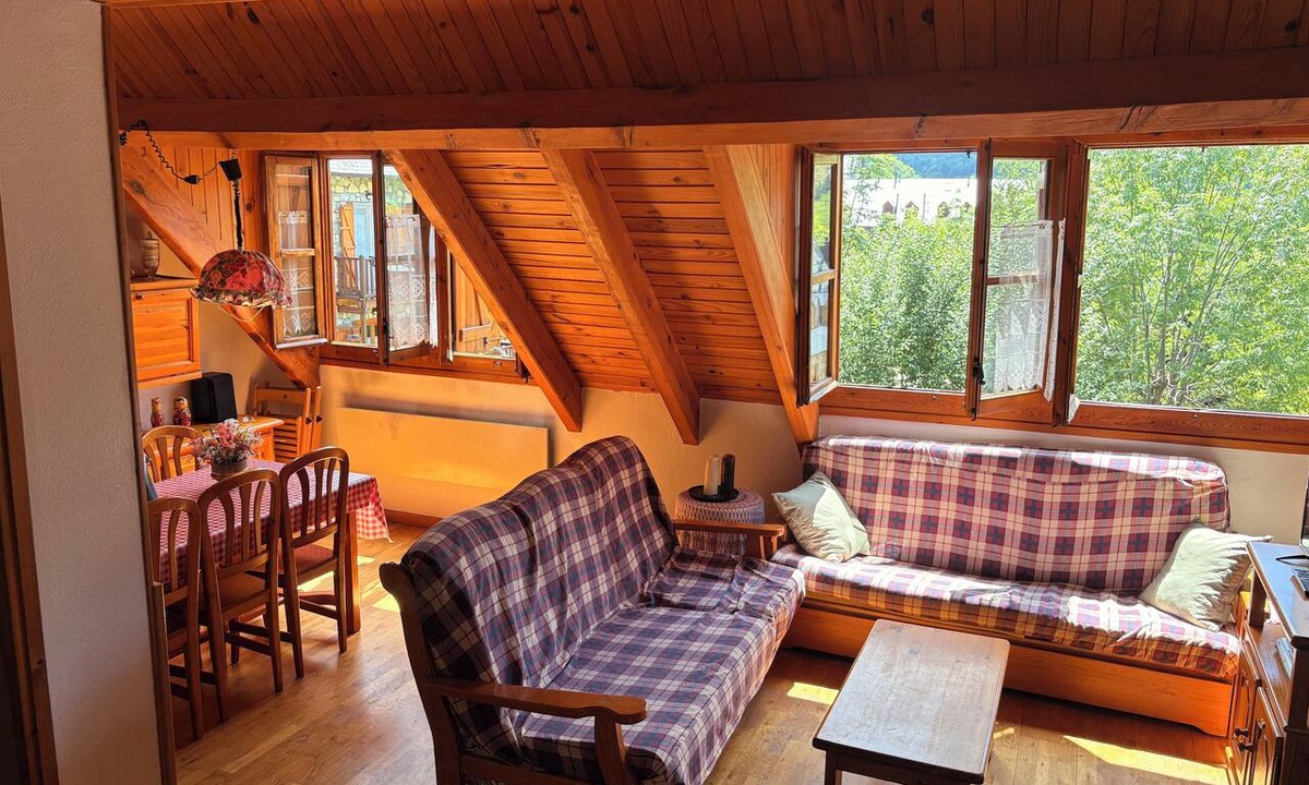 Taull Apartment | Spacious duplex with fireplace Isard 2