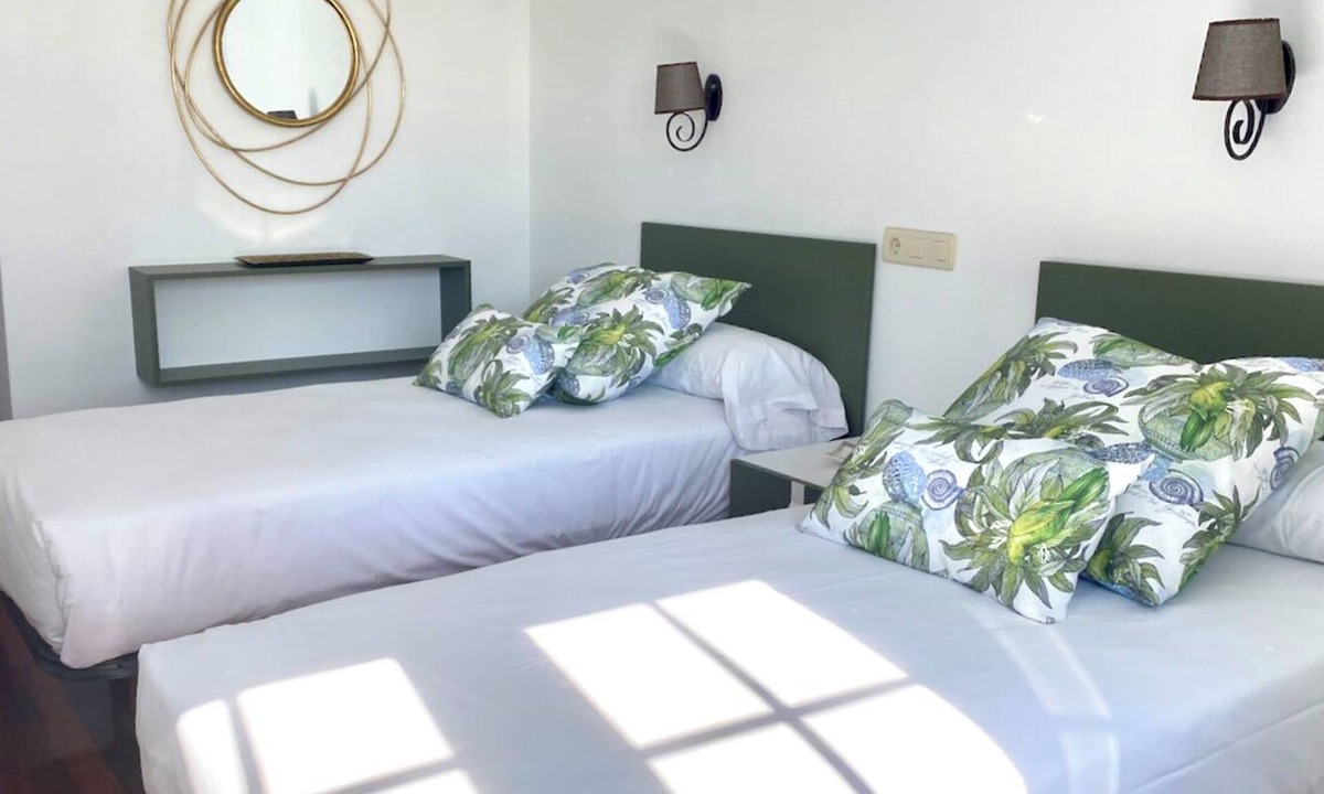 Porto de Espasante Apartment | Spacious, comfortable apartment close to everything by foot.