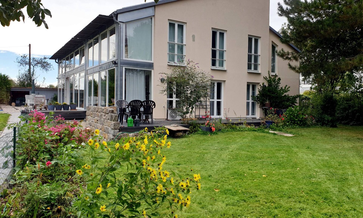 Ebersberg District House | Spacious semi-detached house in the east of Munich with a view of the Alps