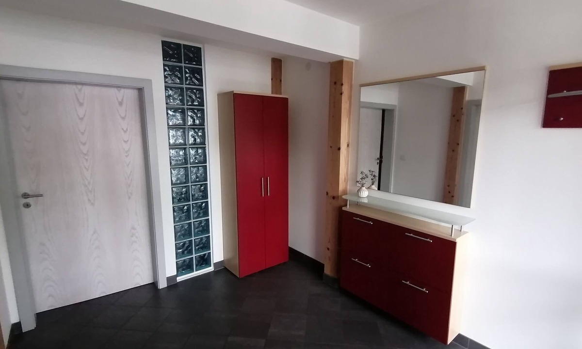 Passau Apartment | Spacious top-floor apartment in the suburban district of Grubweg
