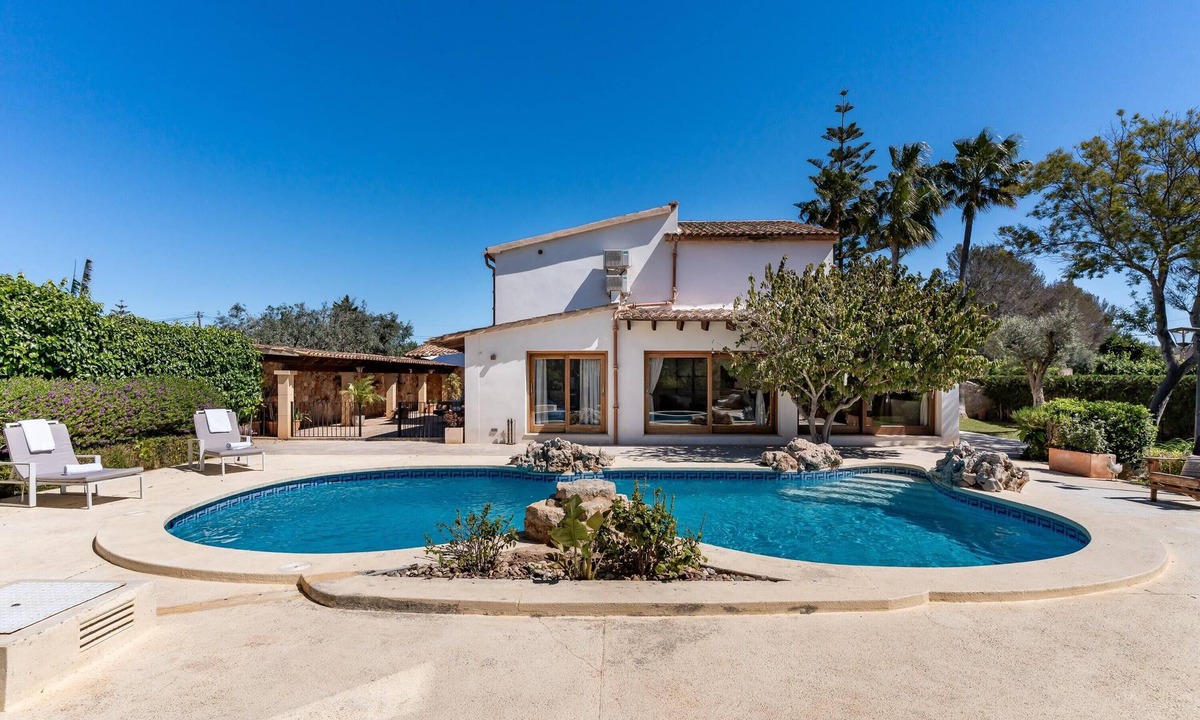 Es Garrovers Villa | Spacious Villa with Pool, BBQ Terrace & En-Suite Bedrooms by Can Panxo