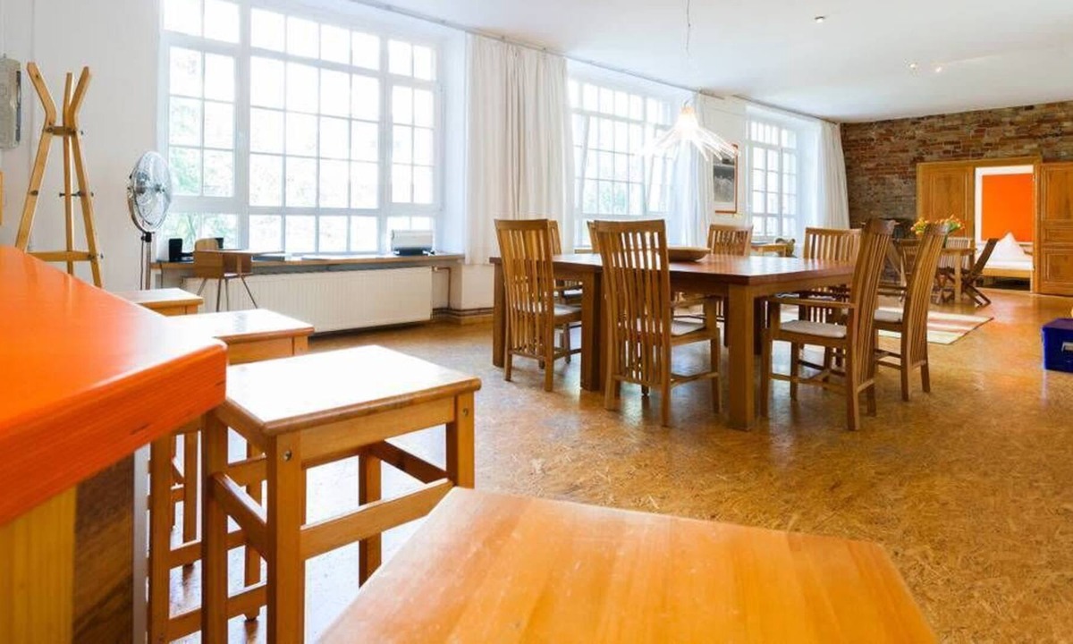 Moabit Apartment | Spacy 220 sqm Loft in historic Factory