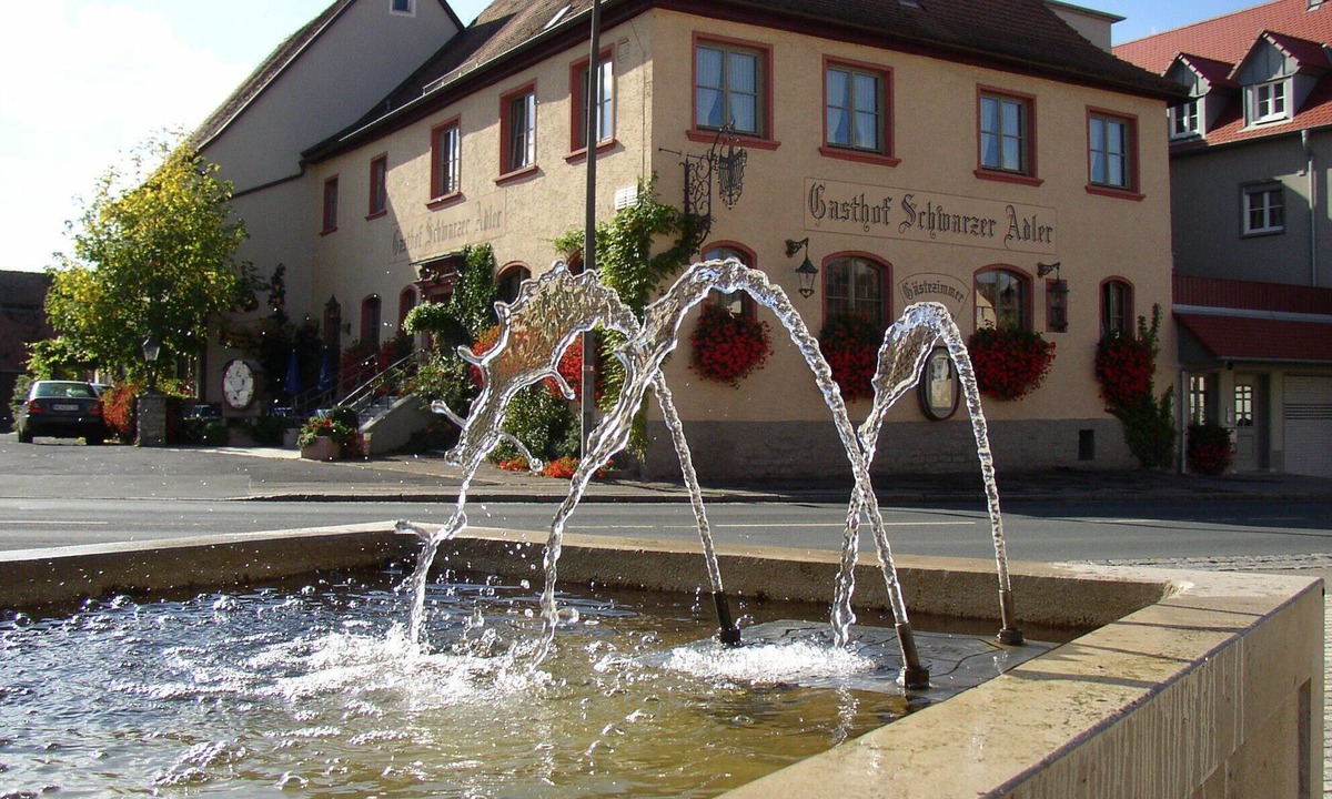Ipsheim Apartment | Stork's Nest vacation apartment Large vacation apartment with roof terrace for 1-6 people