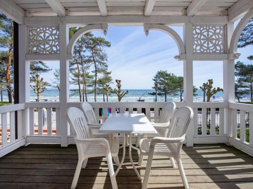 Binz Apartment | Strandvillen Binz - Ferienwohnung mit Meerblick, 1 Schlafzimmer und Balkon SV-752