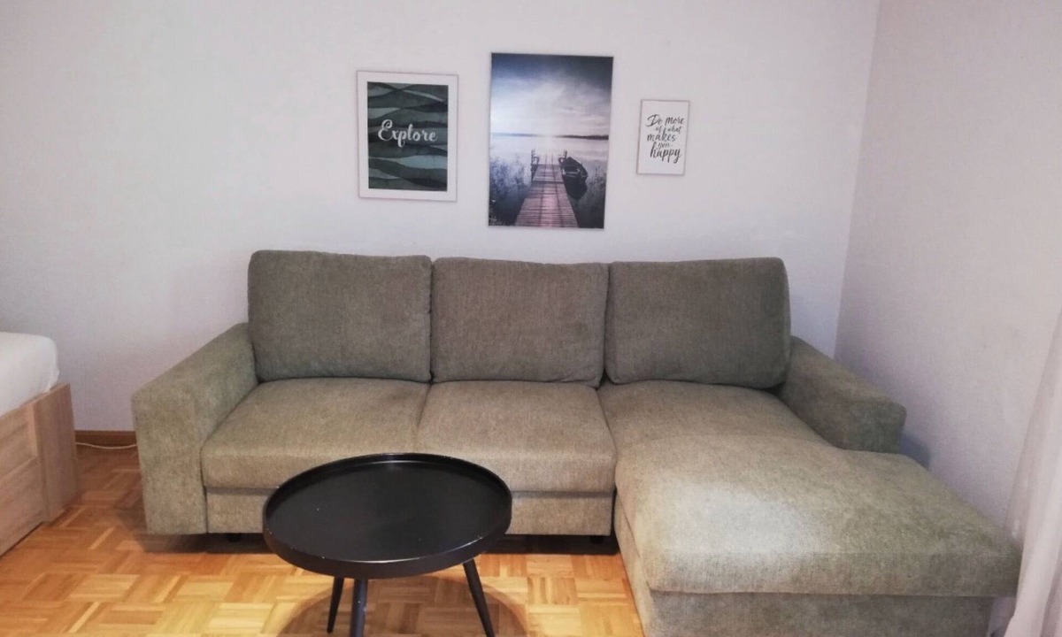 Bad Krozingen Apartment | Studio Apartment '1 Zimmer Appartement 20' with Balcony and Wi-Fi
