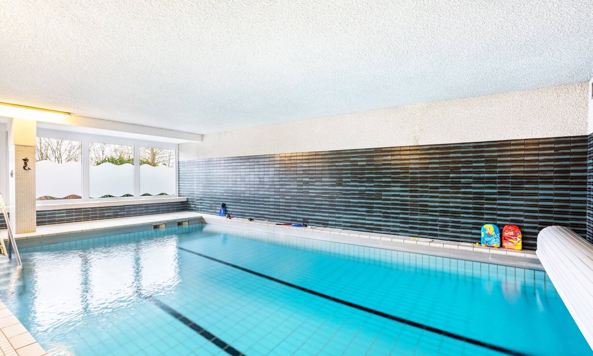 Moehnesee Apartment | Studio Apartment 'Ferienappartement Möhnesee' with Shared Garden and Pool