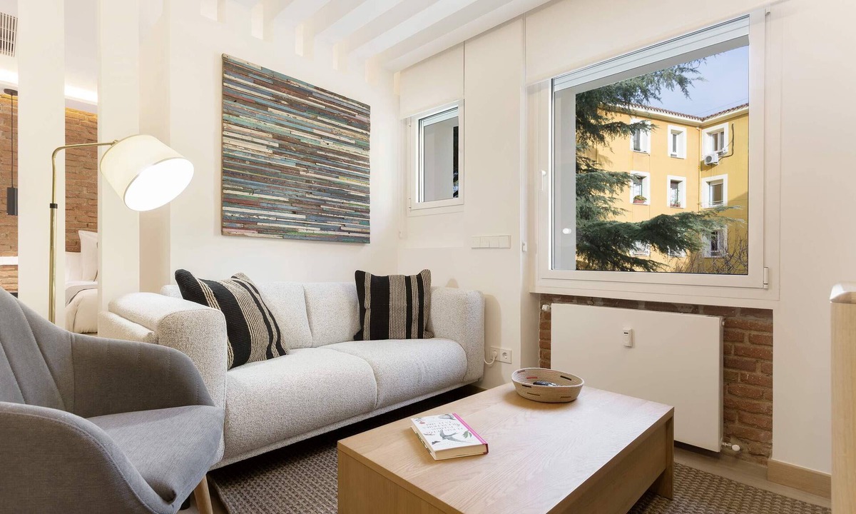 Hispanoamerica Apartment | Stylish 1-Bedroom Apartment in Bernabéu. Concha Espina II