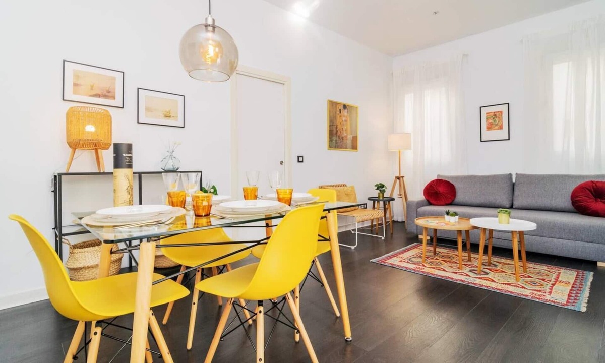 Embajadores Apartment | Stylish Apartment in the Center of Madrid
