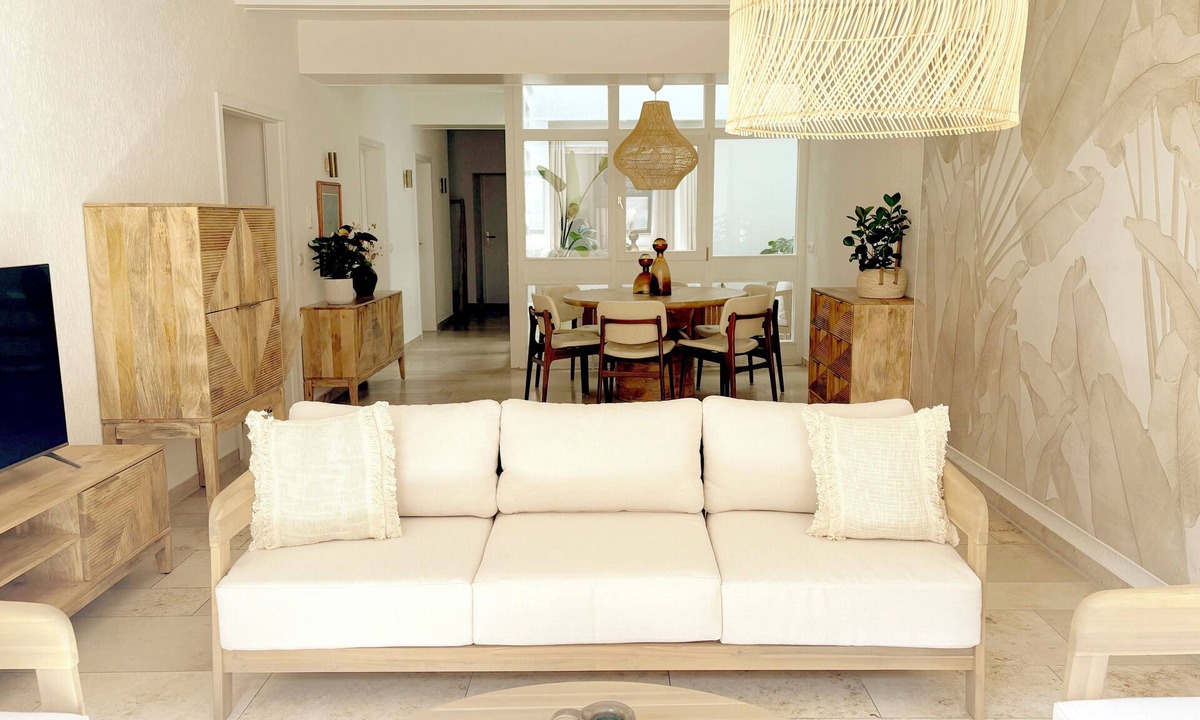 Bad Konigshofen Apartment | Stylish vacation apartment with modern kitchen & comfortable bathroom