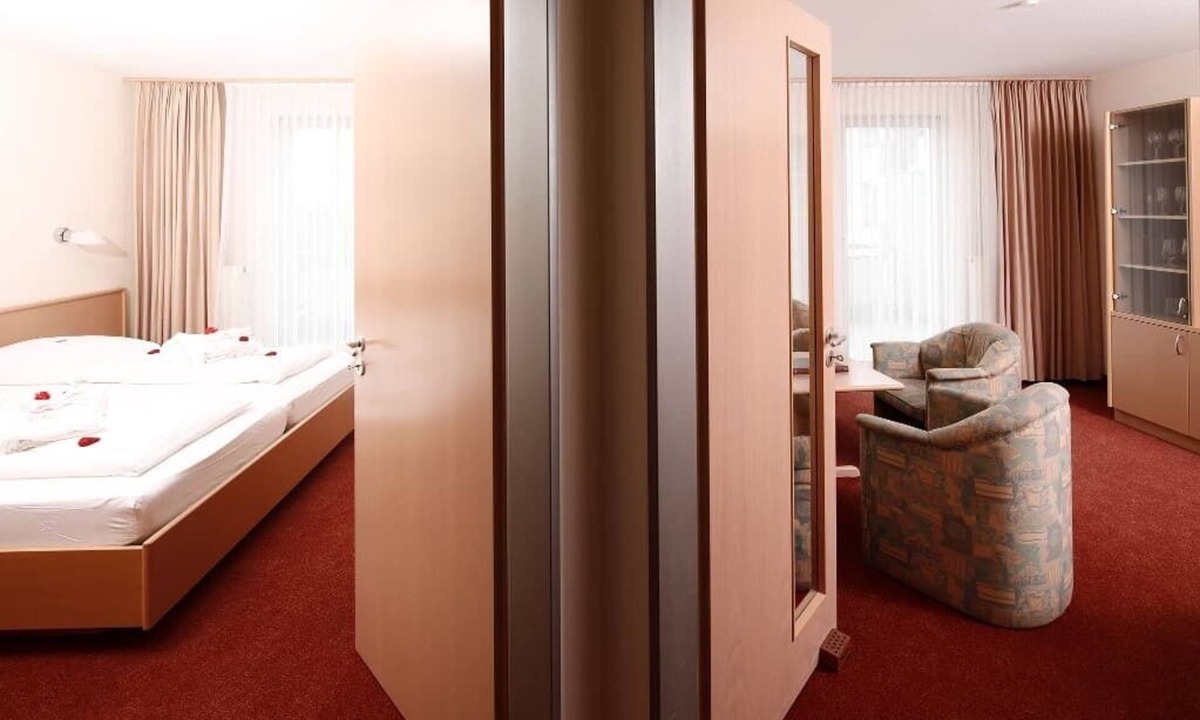 Neualbenreuth Apartment | Suite with separate beds