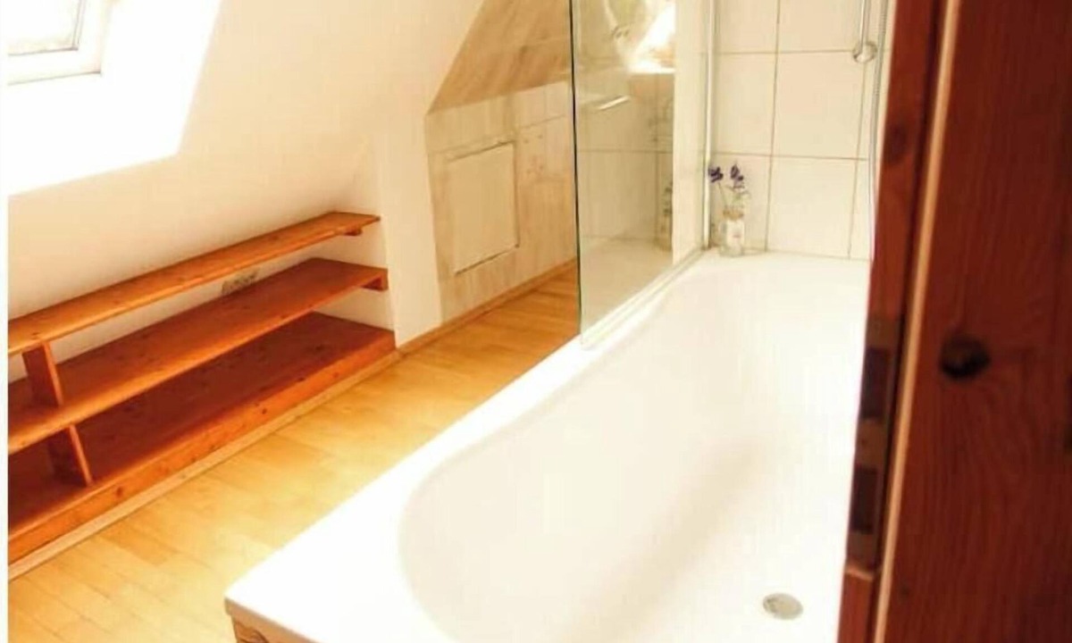 Burghaslach Apartment | Sunny, Cozy Apartment 3, PunktXII Seminar House