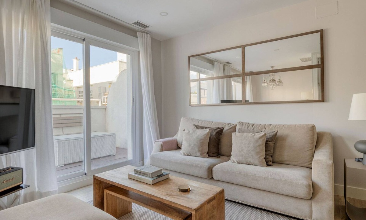 Lista Apartment | Sunny Lista 2BR w/Doorman, by Blueground