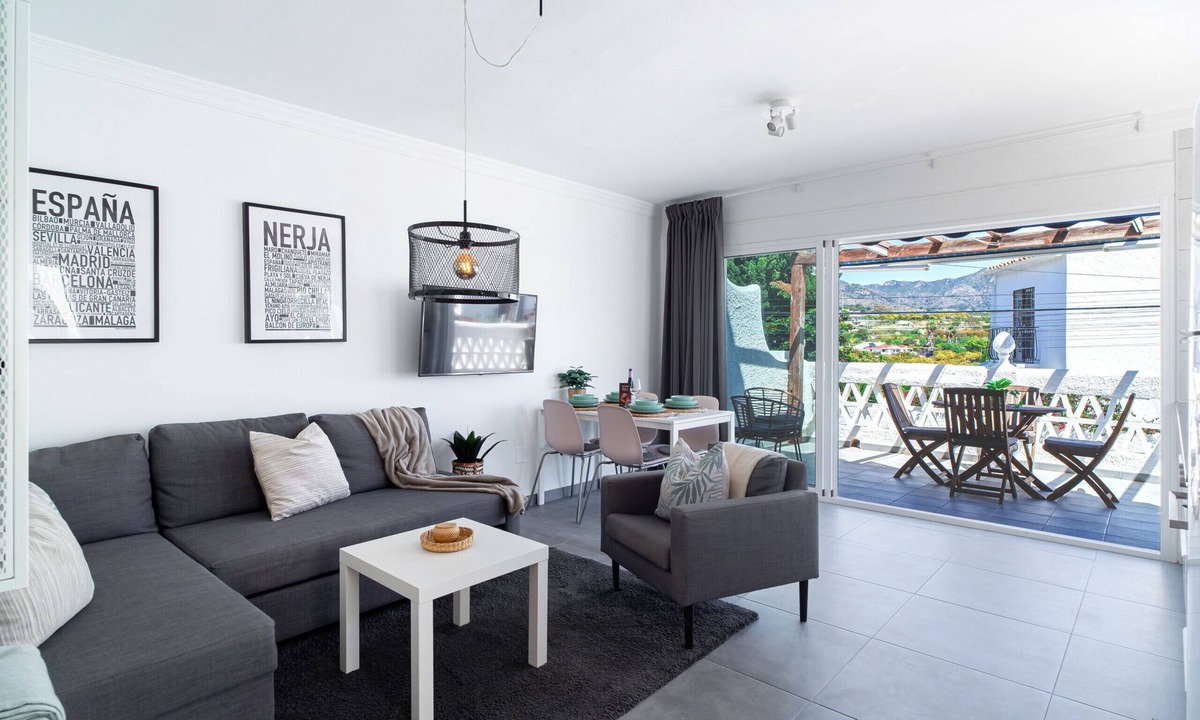 Chimenea Apartment | Sunny Vista Chimenea by Casasol