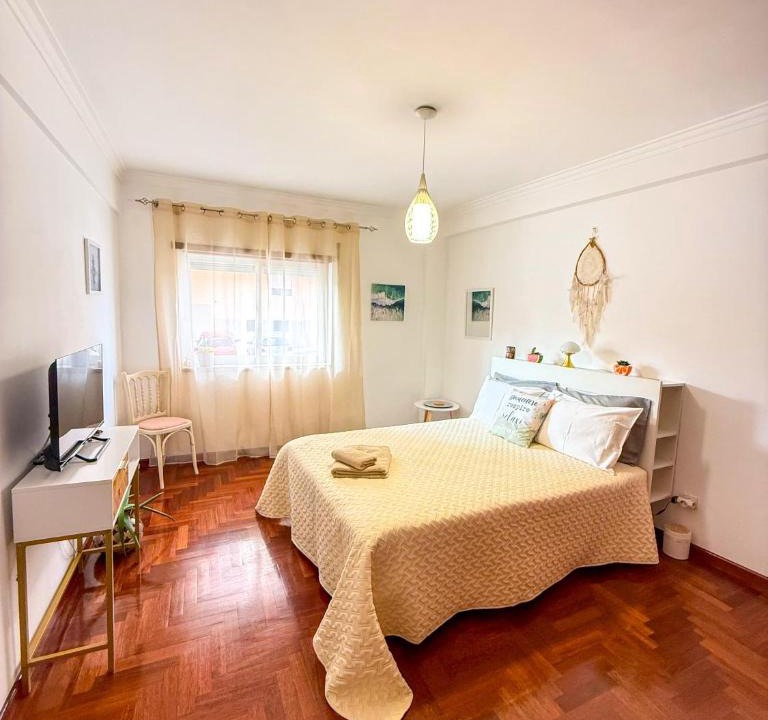 Corroios House | Superhost Stay Spacious Double Rooms near Lisbon and Beaches