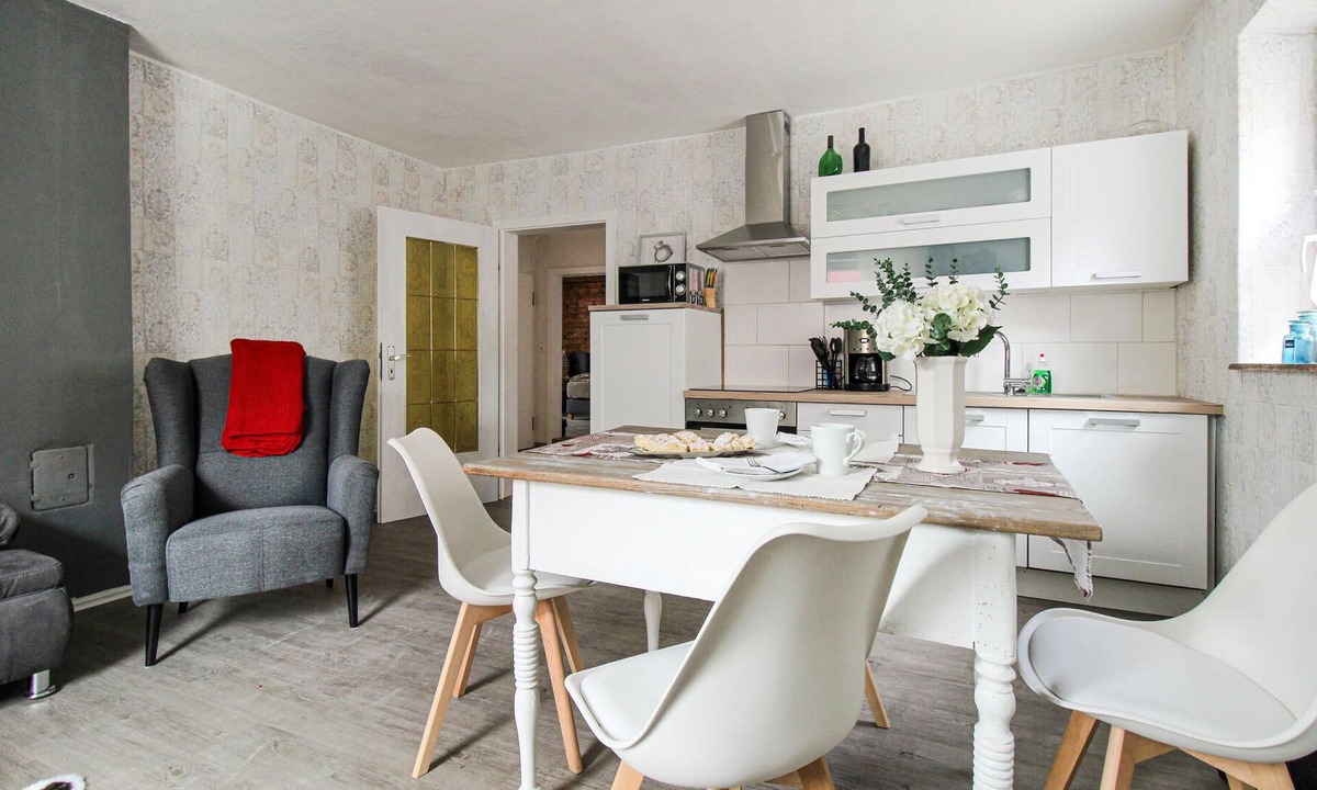 Ipsheim Apartment | Take a relaxing break in the charming farmhouse in the Middle Franconian wine country.