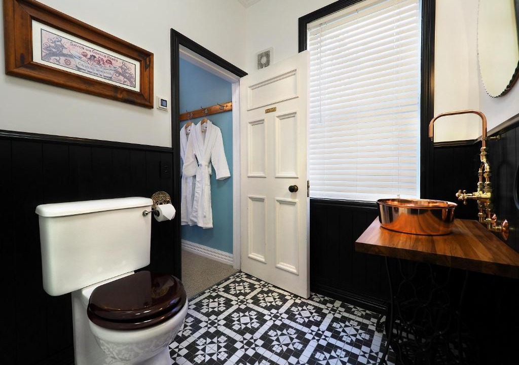 Lower Shotover Bed & Breakfast | The Ferry Bed & Breakfast