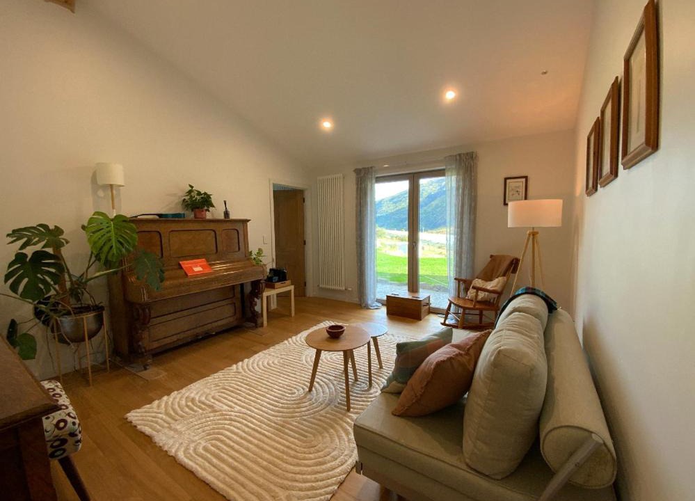 Gibbston House | The Vines - Gibbston