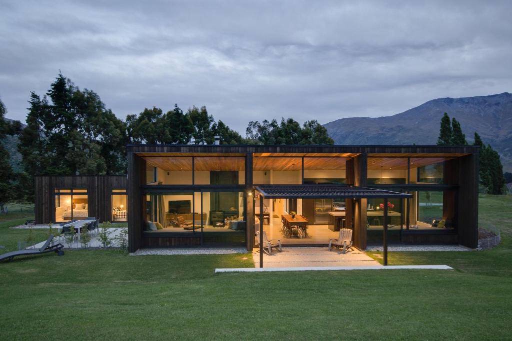 Arrow Junction Villa | The Woolstore Luxury Holiday Home by MajorDomo