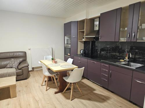 Geilenkirchen Apartment | Top Apartment Nähe Geilenkirchen, Heinberg und Übach Palenberg 90qm für 6 Personen