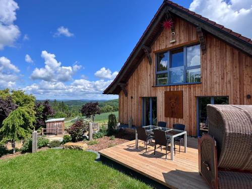 Berggieshubel Apartment | TOP moderne FeWo - Alpakahof zum Himmelreich, traumhafte Lage, Terrasse mit Weitblick, kostenfreier Parkplatz, Nähe Kurklinik, optional Sauna