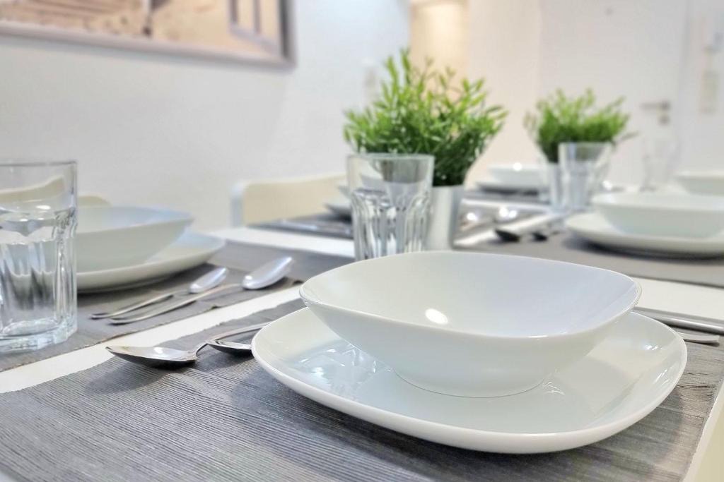 Iserlohn Apartment | TOP Monteurwohnung mit Balkon, 5 Zimmer, voll ausgestattet, Wäsche inklusive, kostenfreier Parkplatz und WLAN - IL01