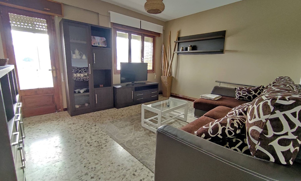 Boiro Apartment | Torre Plaza 5. A spacious apartment in Boiro, beaches and terraces.