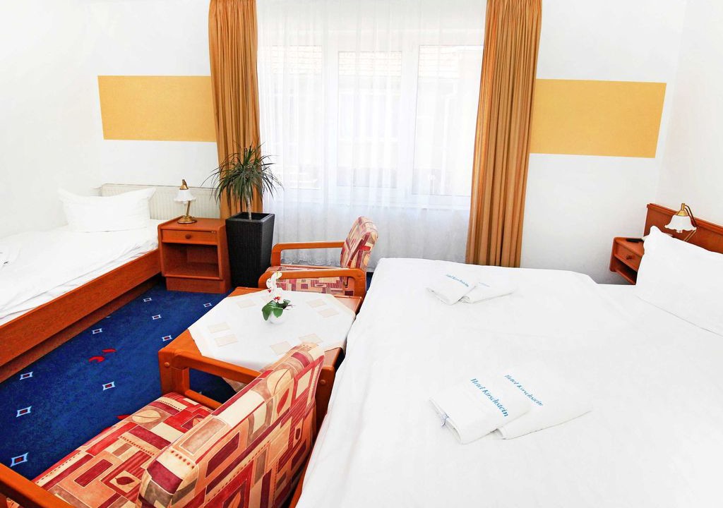 Wolgast Hotel | Triple Room - Hotel Kirschstein