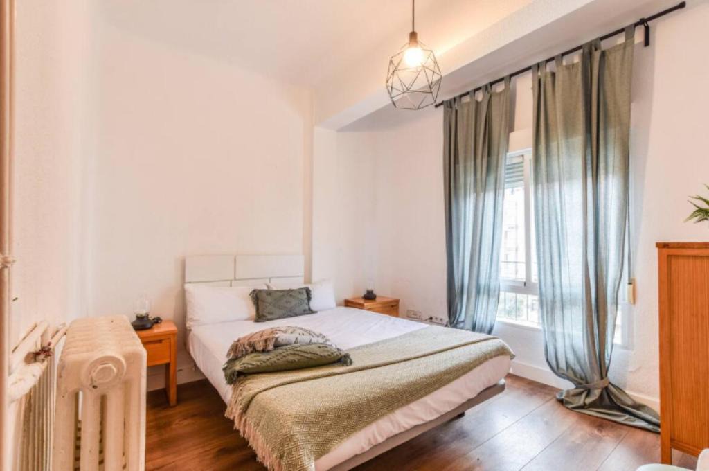 Adelfas Apartment | Tu piso ideal en Retiro - Moderno y con estilo
