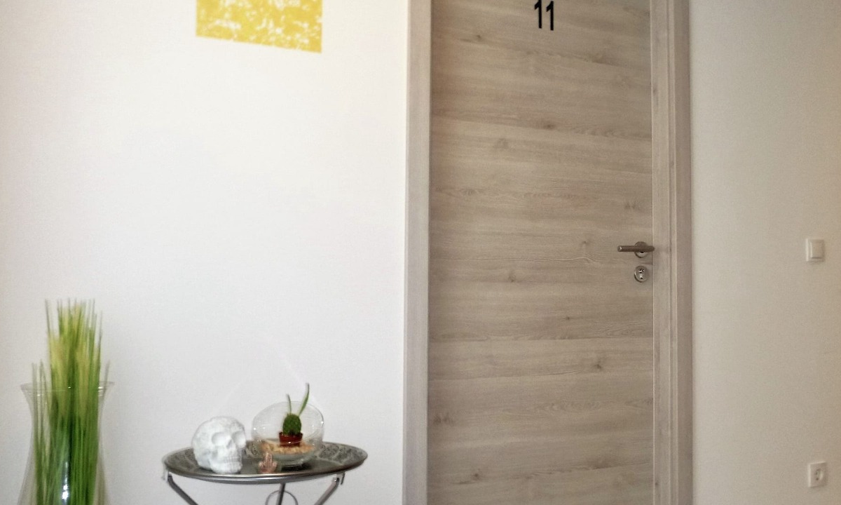 Mitte Apartment | Twin room-Standard-Shared Bathroom-Zi 11-14