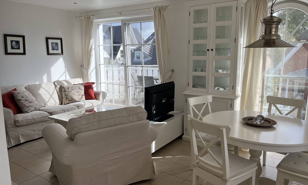 Zingst Apartment | Two-story vacation rental near the beach with a fireplace