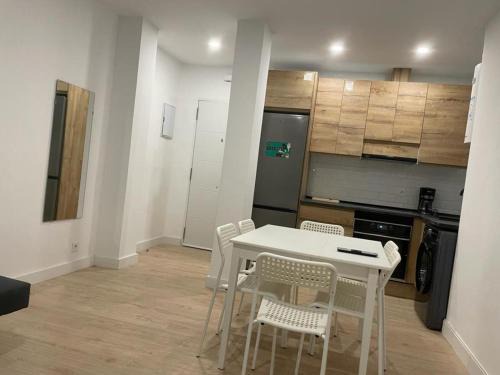 Almendrales Apartment | U2 Apartamento cerca de Metro