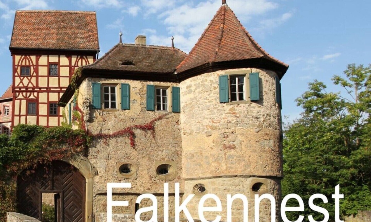 Unsleben Apartment | Unsleben moated castle, falcon's nest