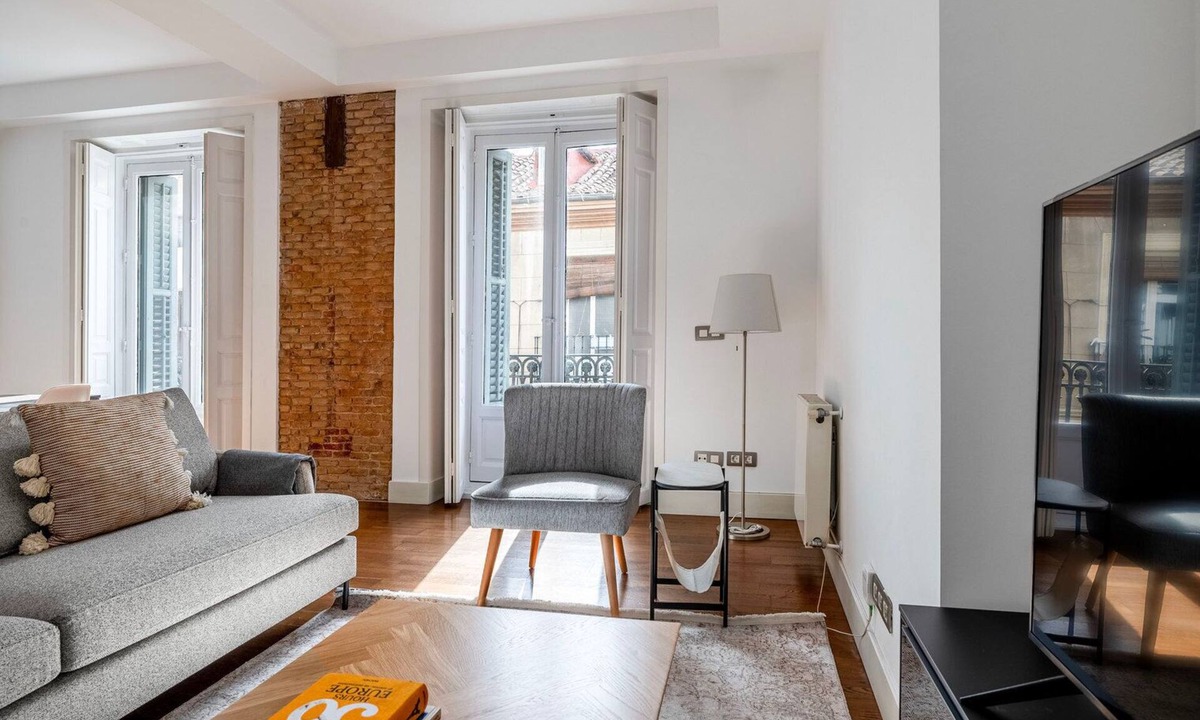 Justicia Apartment | Upscale Chueca 2BR, nr Shopping & Restaurants, by Blueground